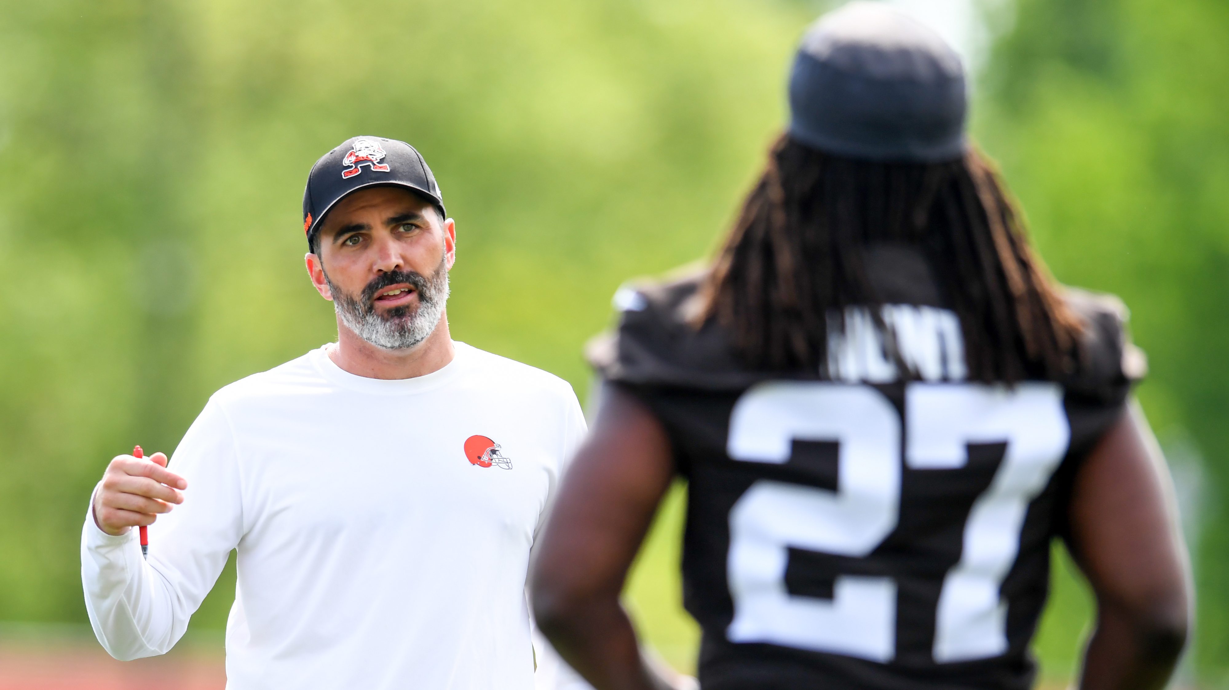 Kareem Hunt reps Nick Chubb jersey before Browns return - Advance Arden  Hills