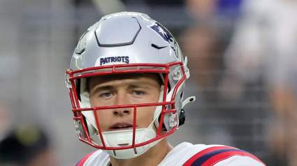 Hall of Fame QB Sends Message on Mac Jones, Patriots’ ‘Hard Position to Fill’