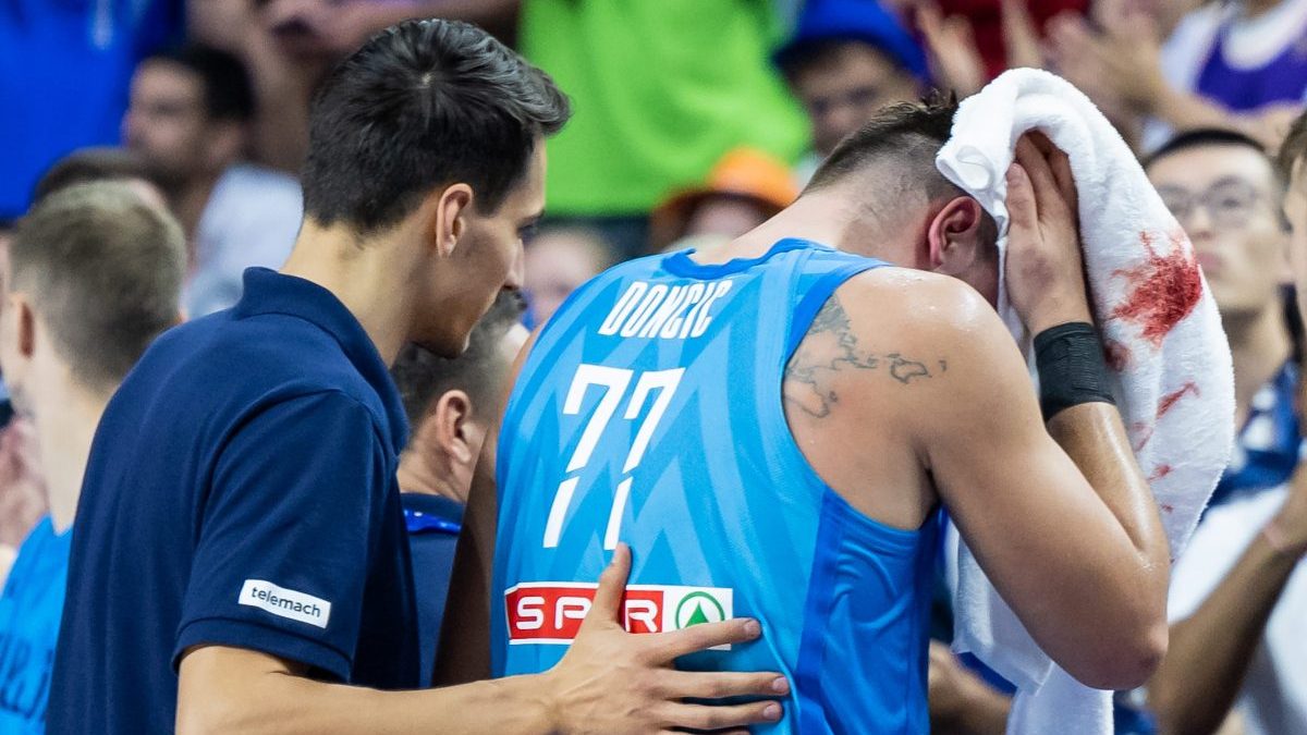 Mavericks News: Luka Doncic Suffers Injury, Elbow Draws Blood