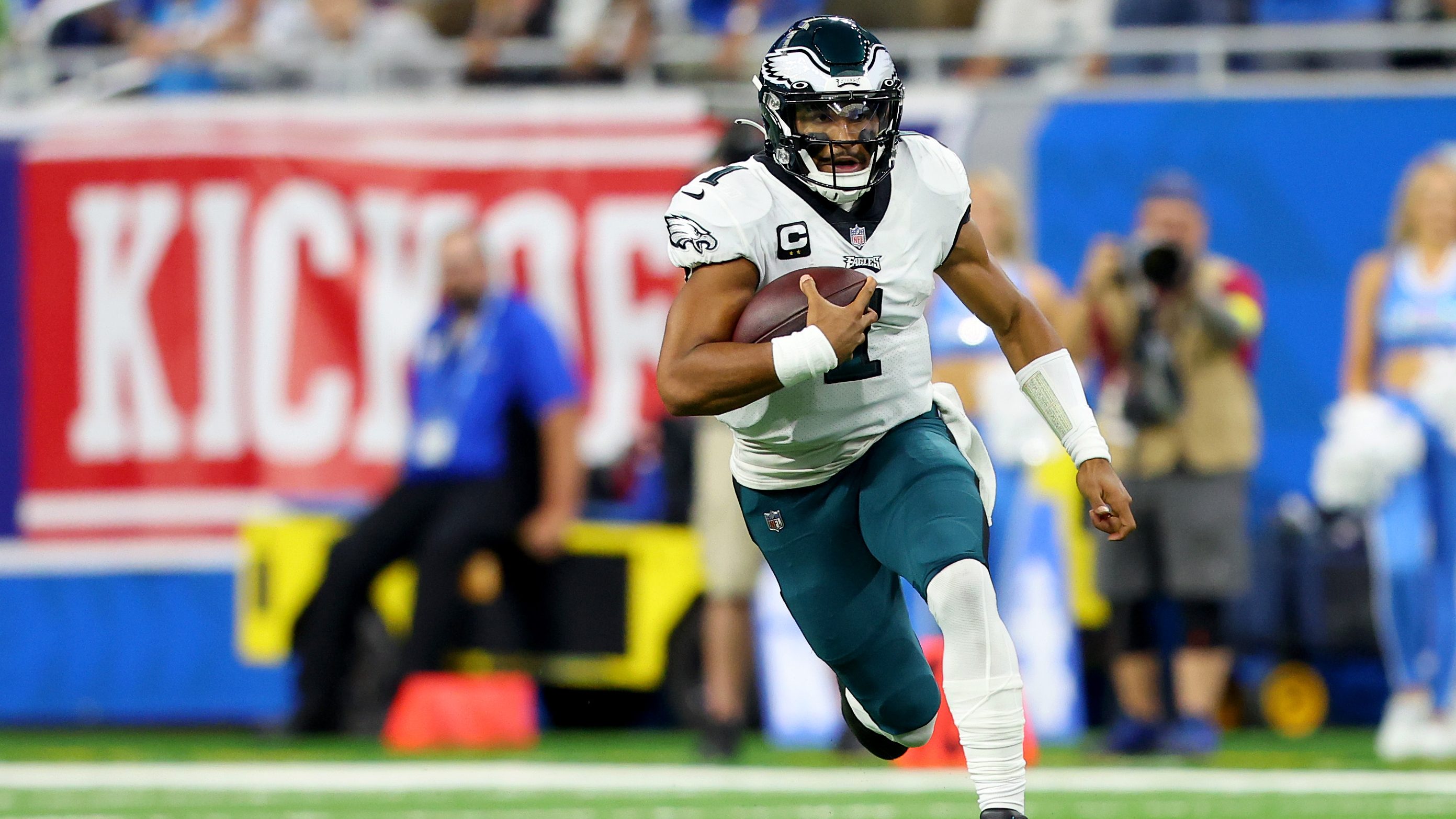 Jalen Hurts, Eagles too much for Lions in opener 38-35