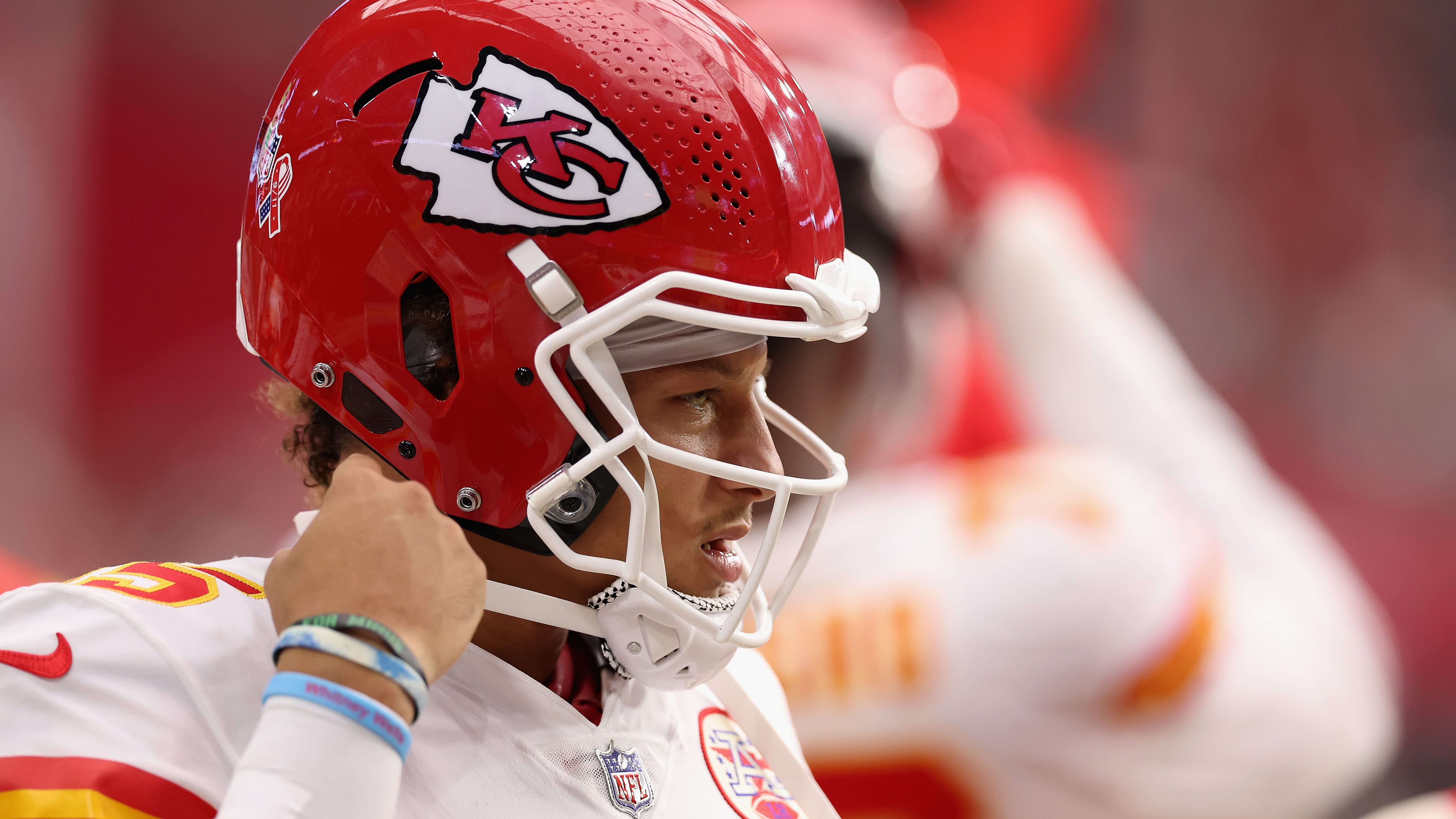 Patrick Mahomes of the Kansas City Chiefs and AFC warms up before the  News Photo - Getty Images