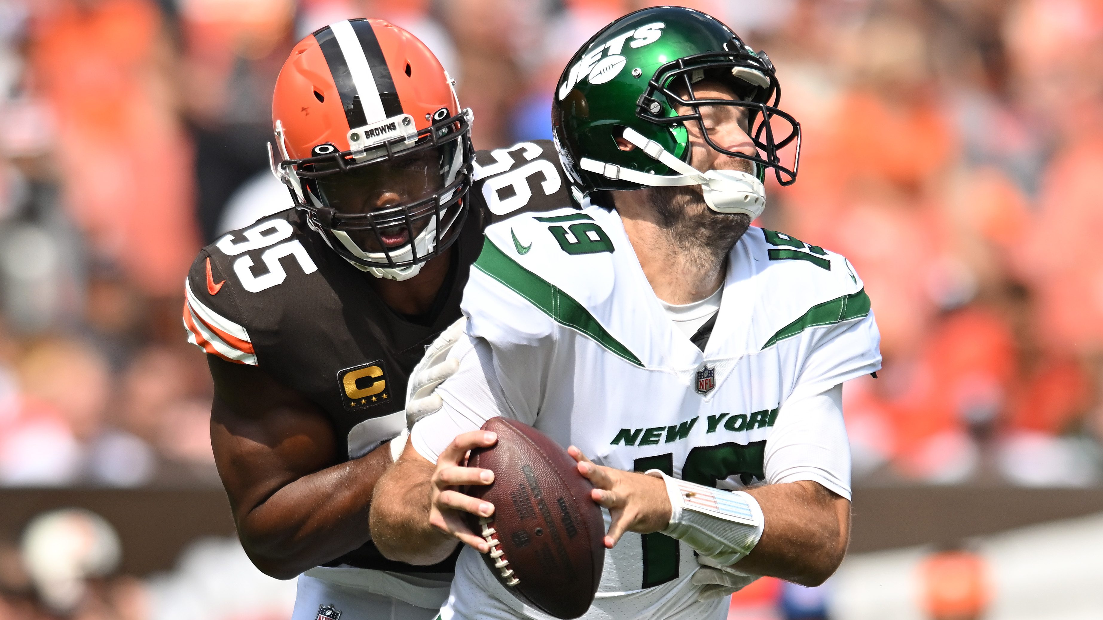 Browns Star Myles Garrett Calls Out Fans After Collapse Against Jets