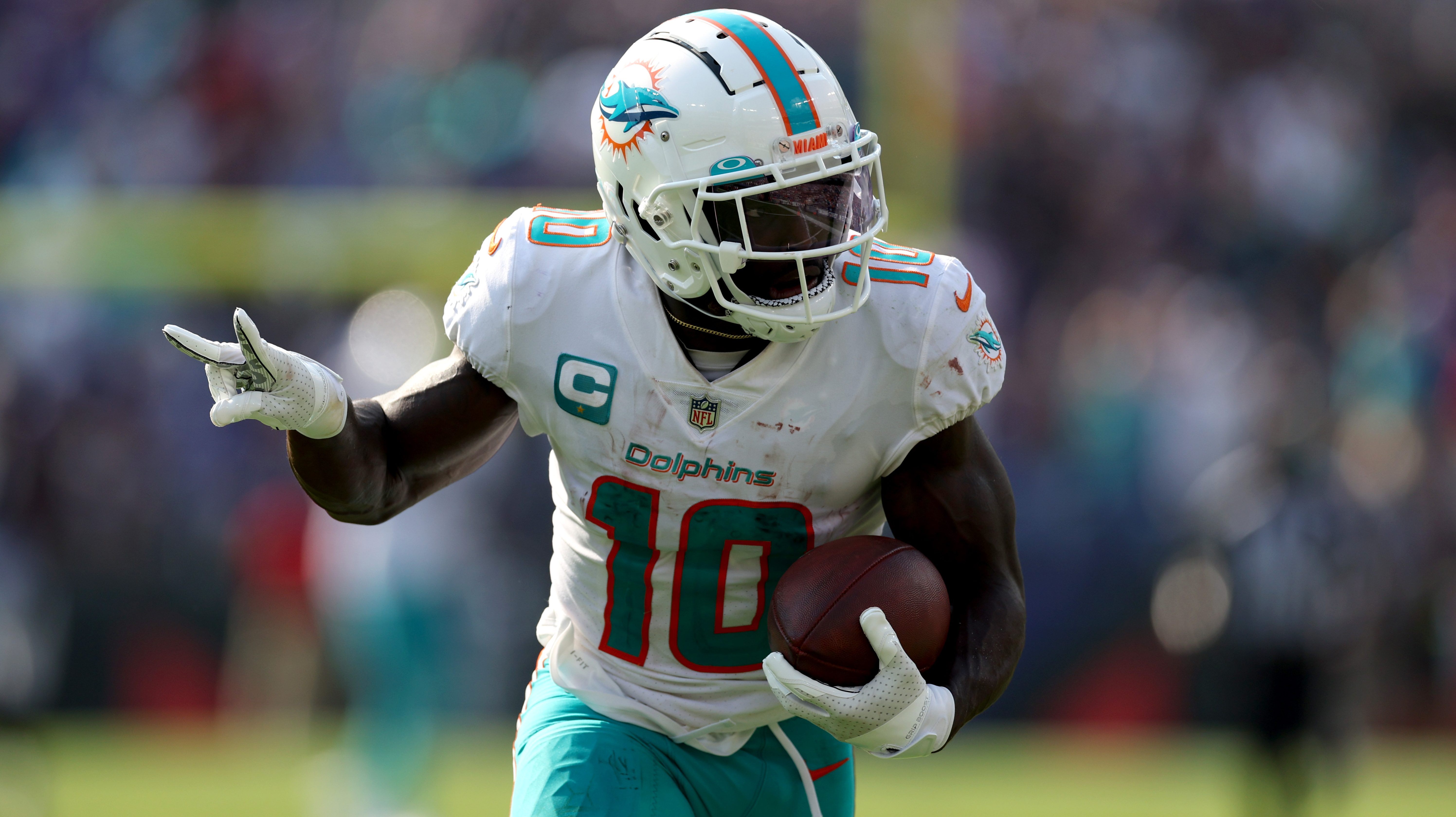 Dolphins-Bills: Miami's defense playing well — and having fun