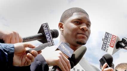 Raiders Host Former Pro Bowl LB & Super Bowl Champion for Visit