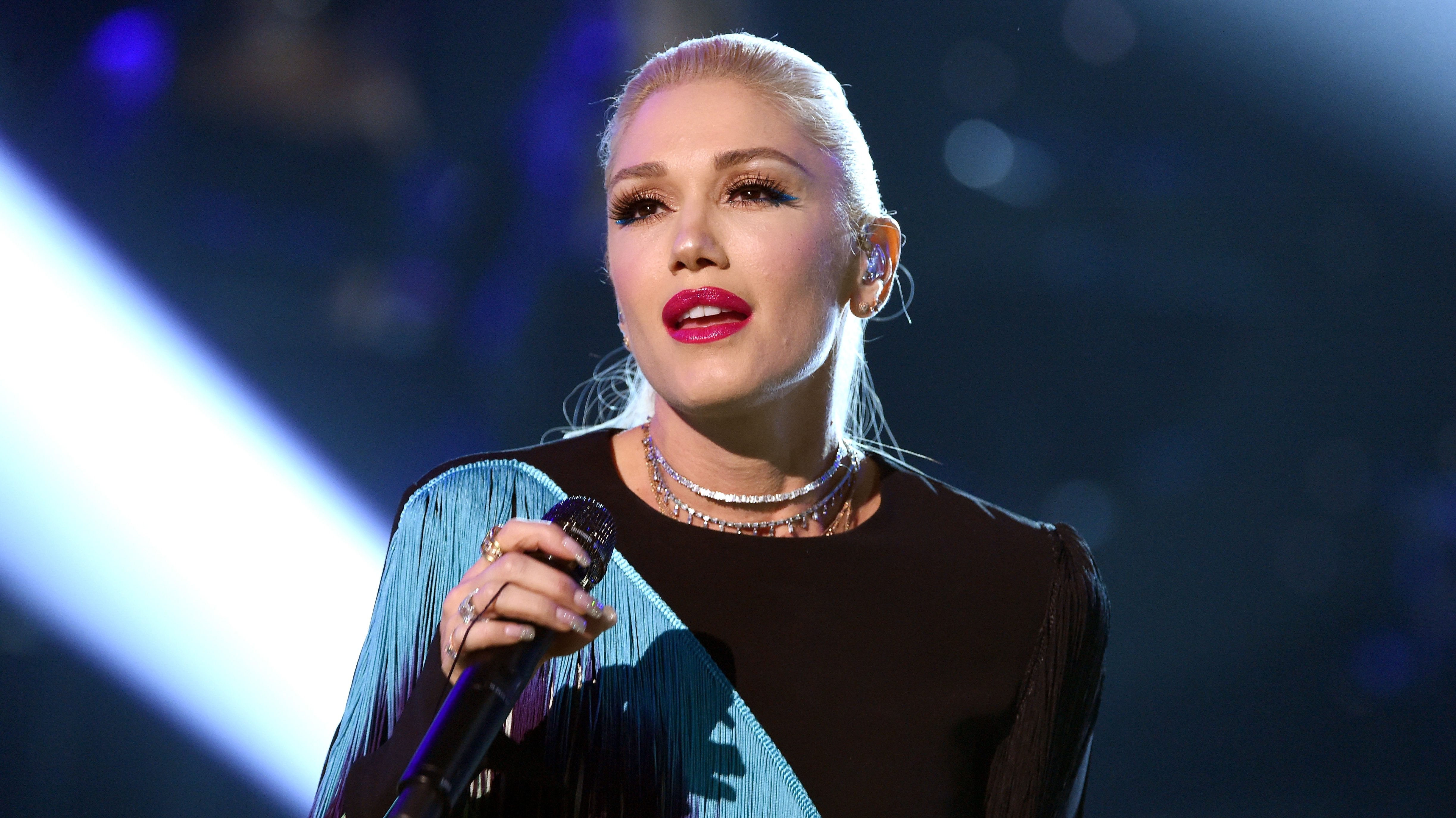 Fans Think Gwen Stefani Is 'Unrecognizable' After Talk Show Appearance