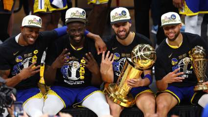 Warriors Officially Sign 4-Time NBA Champ to New Deal