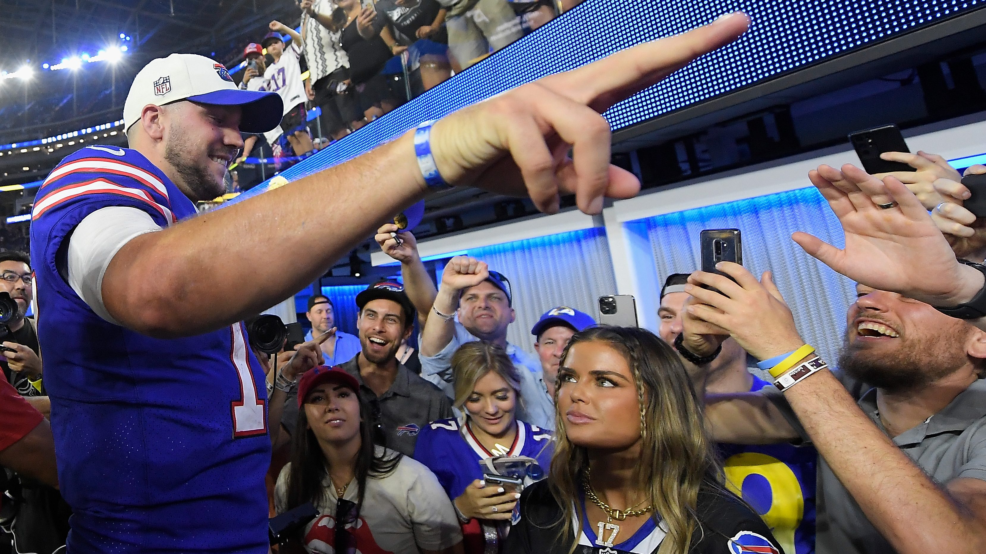 Stefon Diggs shares moment with Bills fan who just lost his father