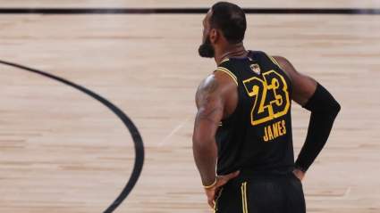 Canelo Alvarez Sends Strong Message to Lakers LeBron James