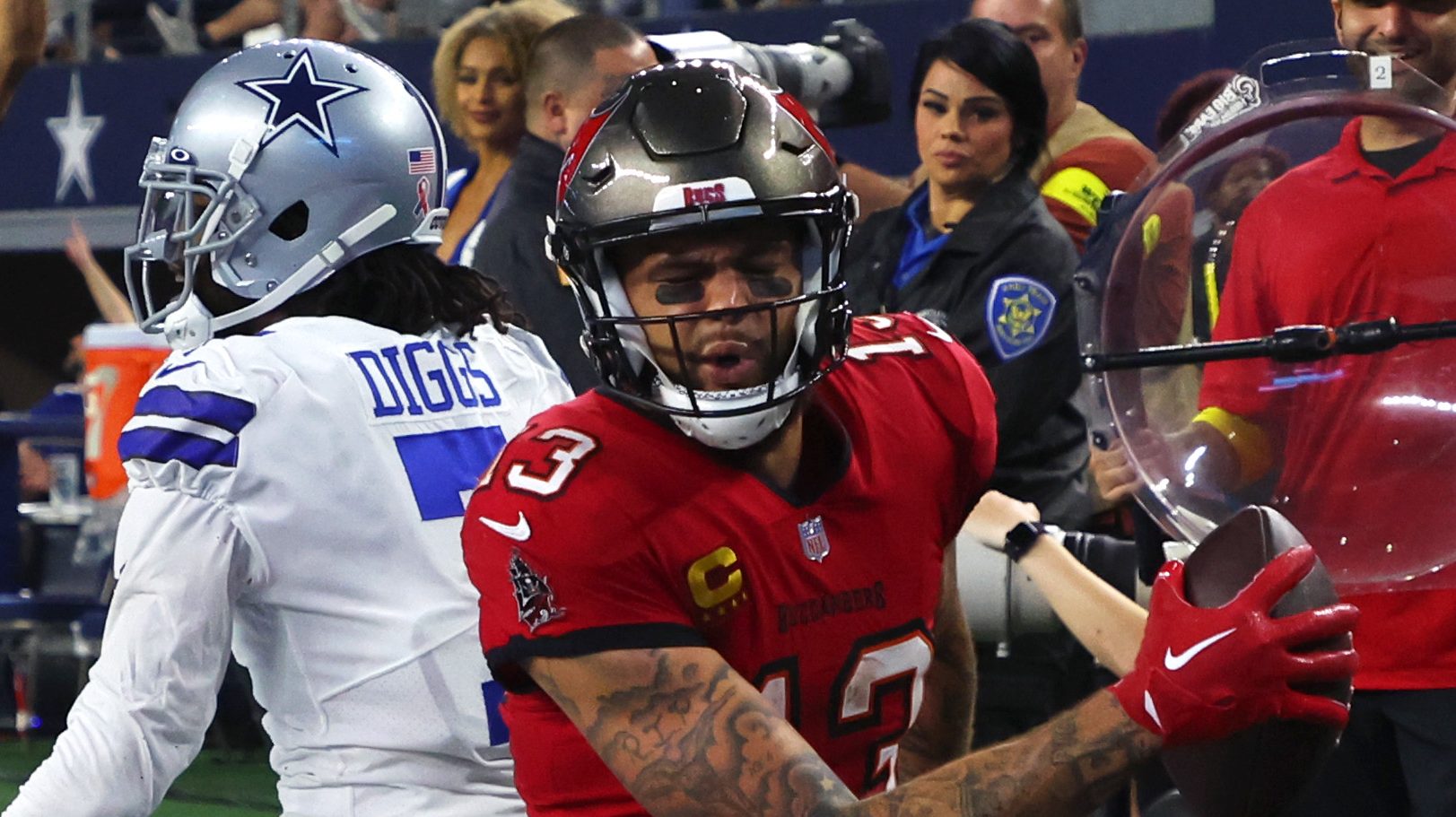 Buccaneers Receive Update On Mike Evans Injury