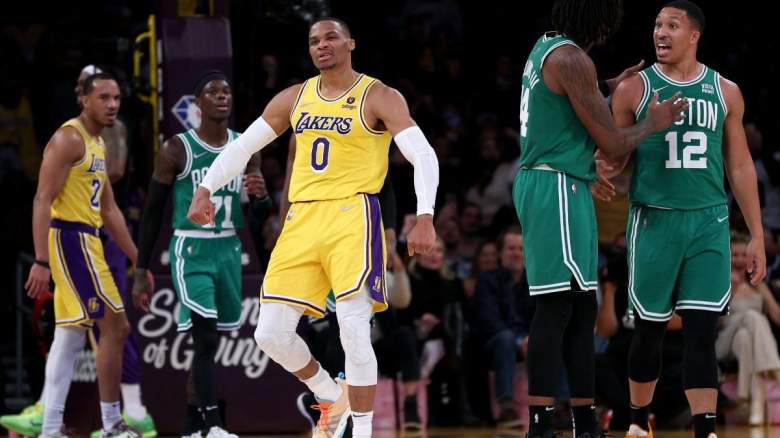 Los Angeles Lakers: 3 great reasons to justify benching Russell