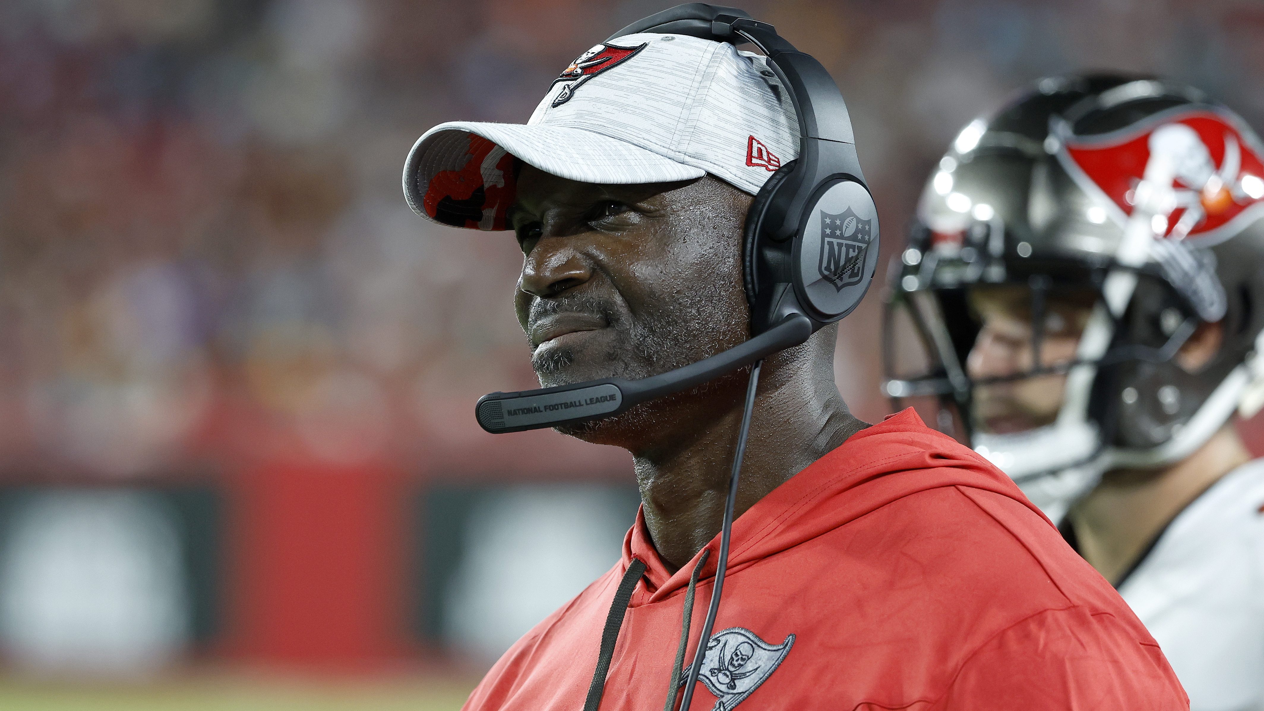 Julio Jones: Tampa Bay Buccaneers sign wide receiver on one-year deal to  strengthen Tom Brady's options, NFL News