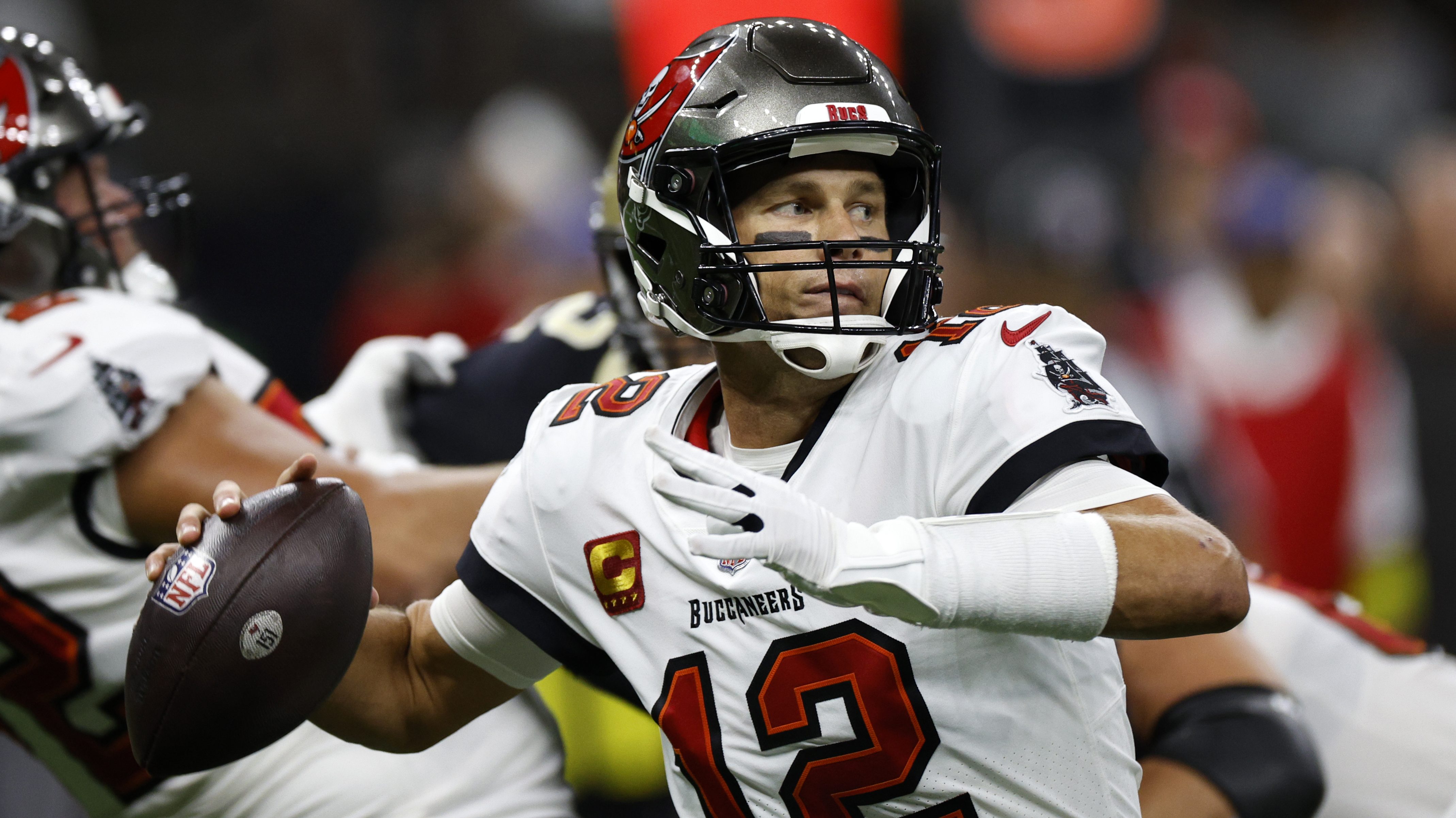 Tom Brady Throws Tablet After Bucs 9-0 Loss To The Saints