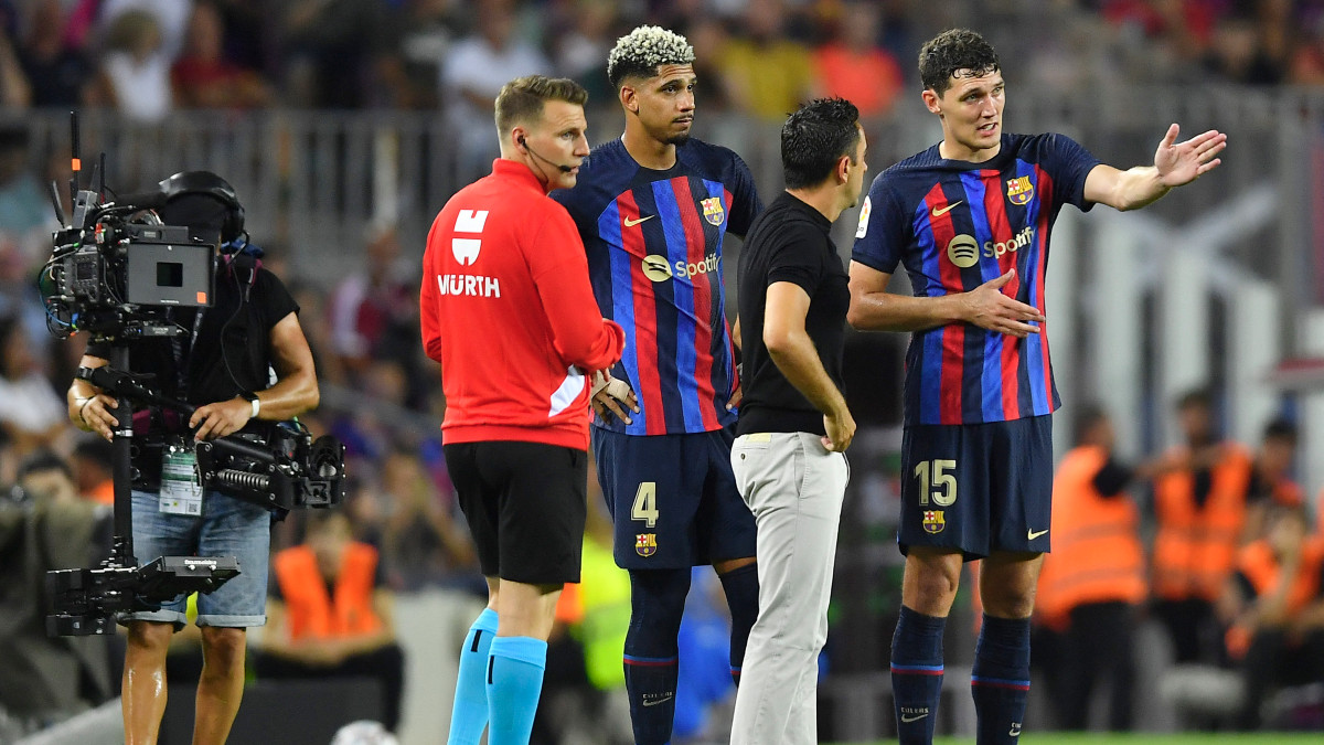 Barcelona's injury woes continue as Bellerin adds to long list of sidelined  players
