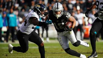 Ex-Raiders WR & Fan Favorite Signs With AFC West Rival