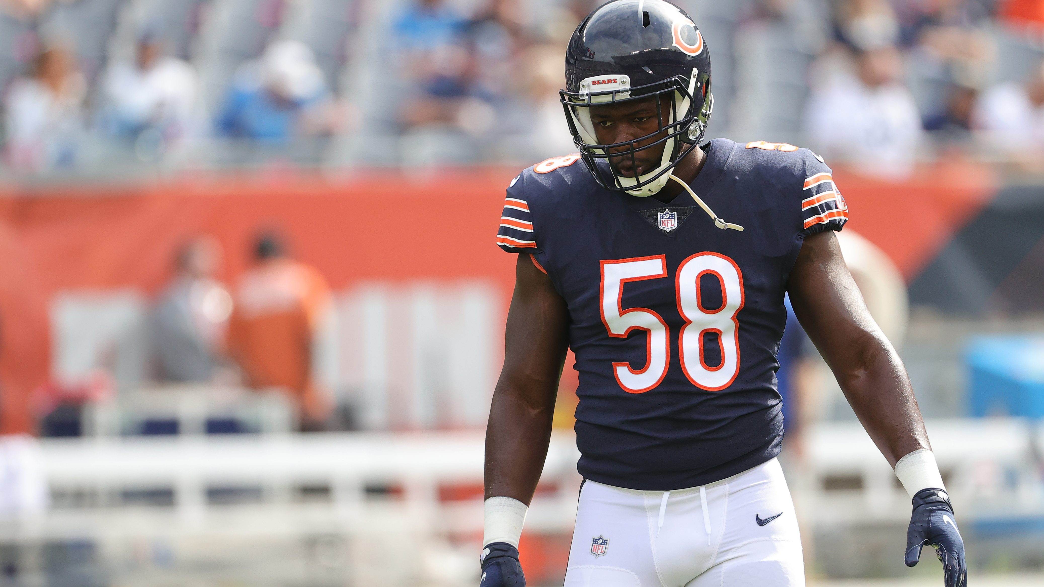 Chicago Bears linebacker Roquan Smith (58) chases a play against the  Jacksonville Jaguars during the second