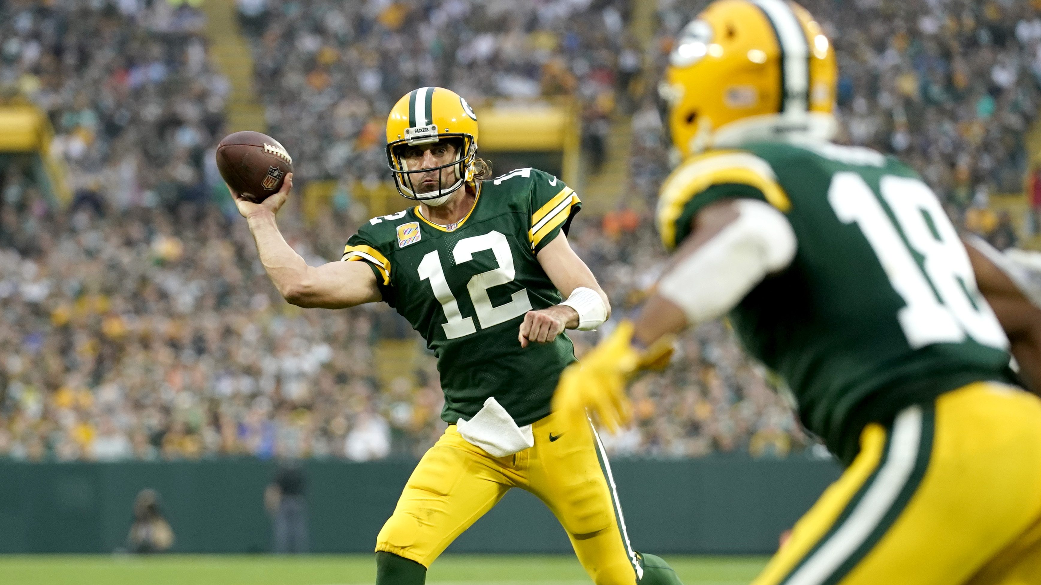 October 16, 2022: Green Bay Packers wide receiver Allen Lazard (13) catches  a 25 yard touchdown pass during the NFL football game between the New York  Jets and the Green Bay Packers