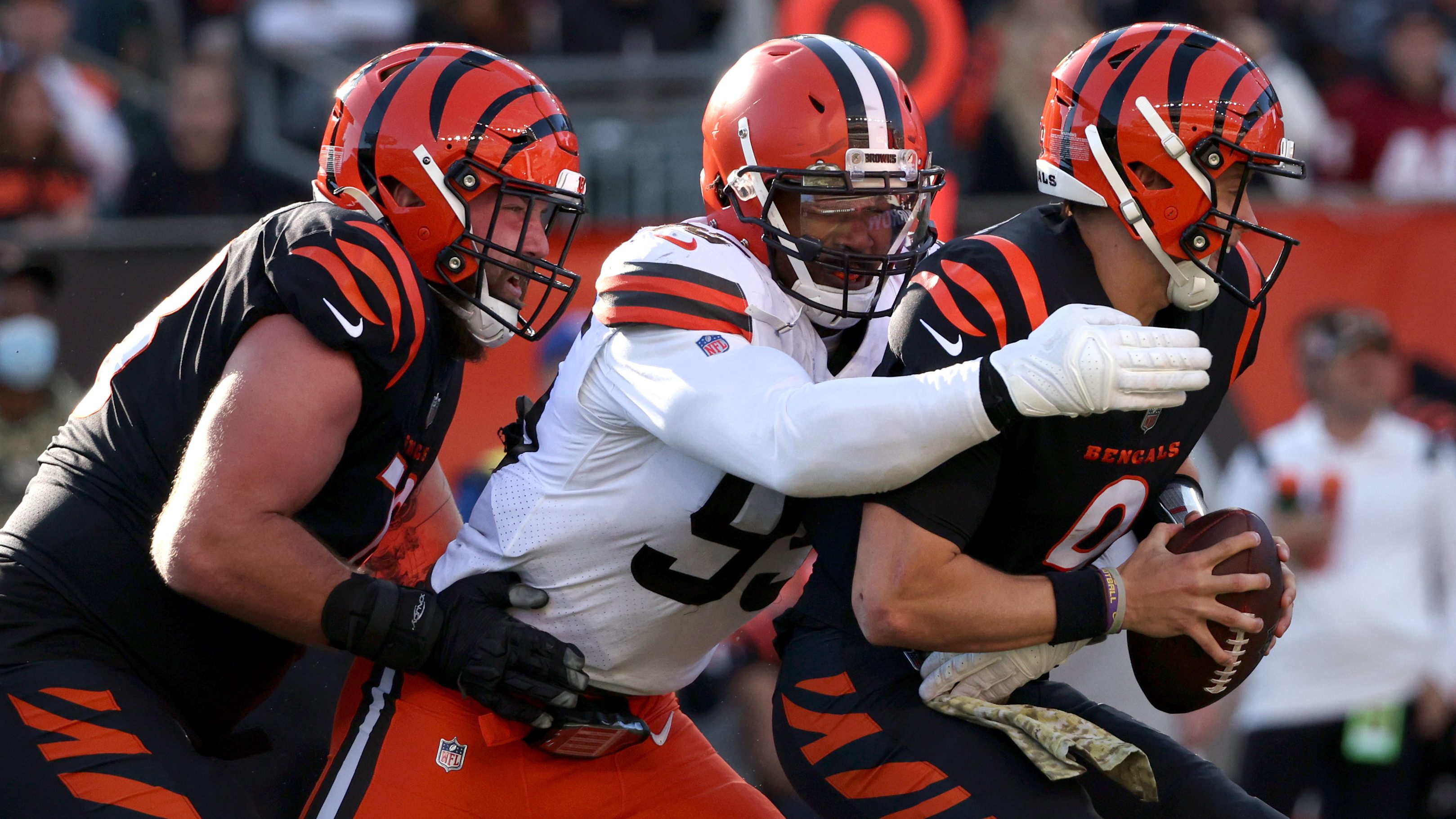 Highlight] Myles Garrett has 9 sacks in his last 6 games against the  Bengals : r/nfl