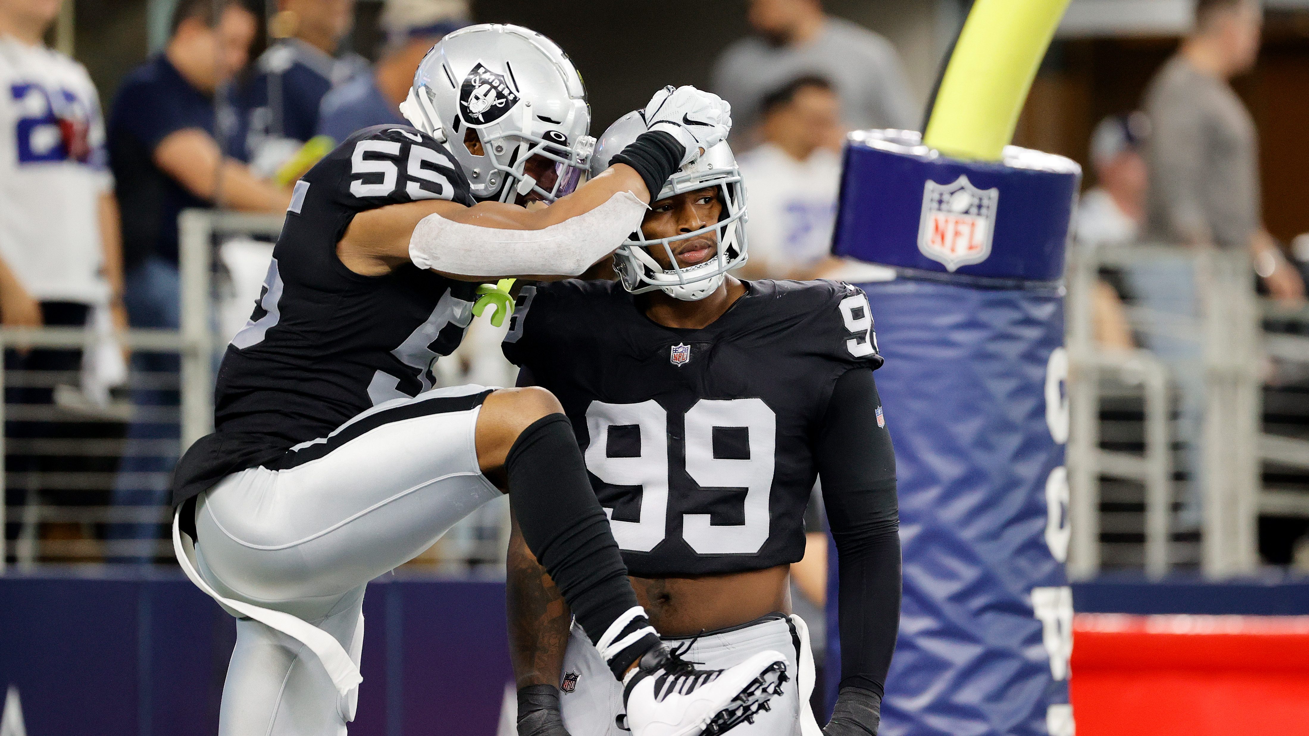 Clelin Ferrell wins Ted Hendricks Award