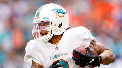 Raiders Sign 2 WRs to Roster as Suspension for Superstar Looms