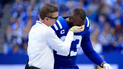 Status of Colts’ Shaquille Leonard, 5 Other Key Starters in Question for Week 6