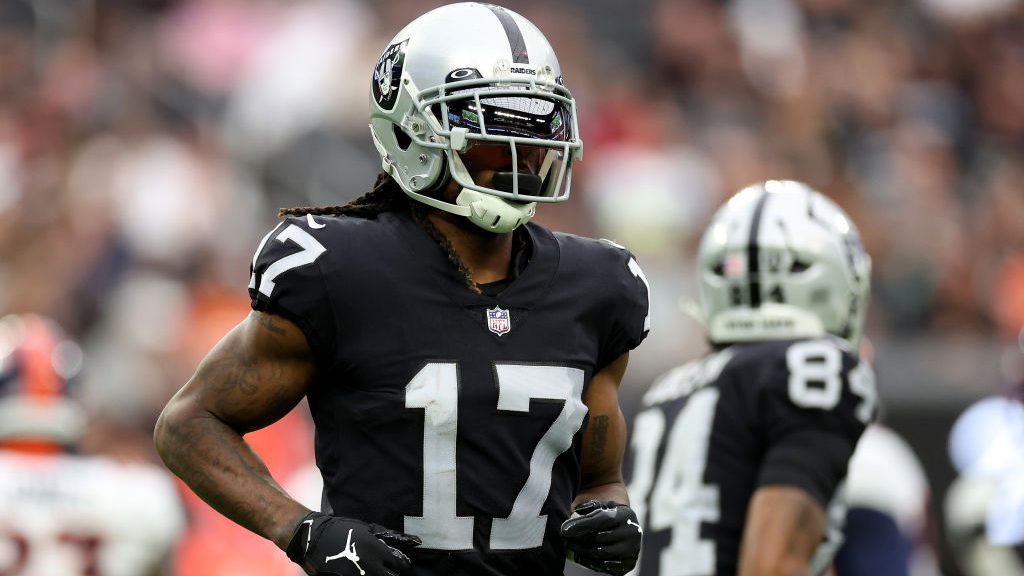 Davante Adams sends a clear message to Raiders about murky future