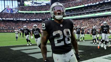 Raiders’ Derek Carr Sends Strong Message to Josh Jacobs
