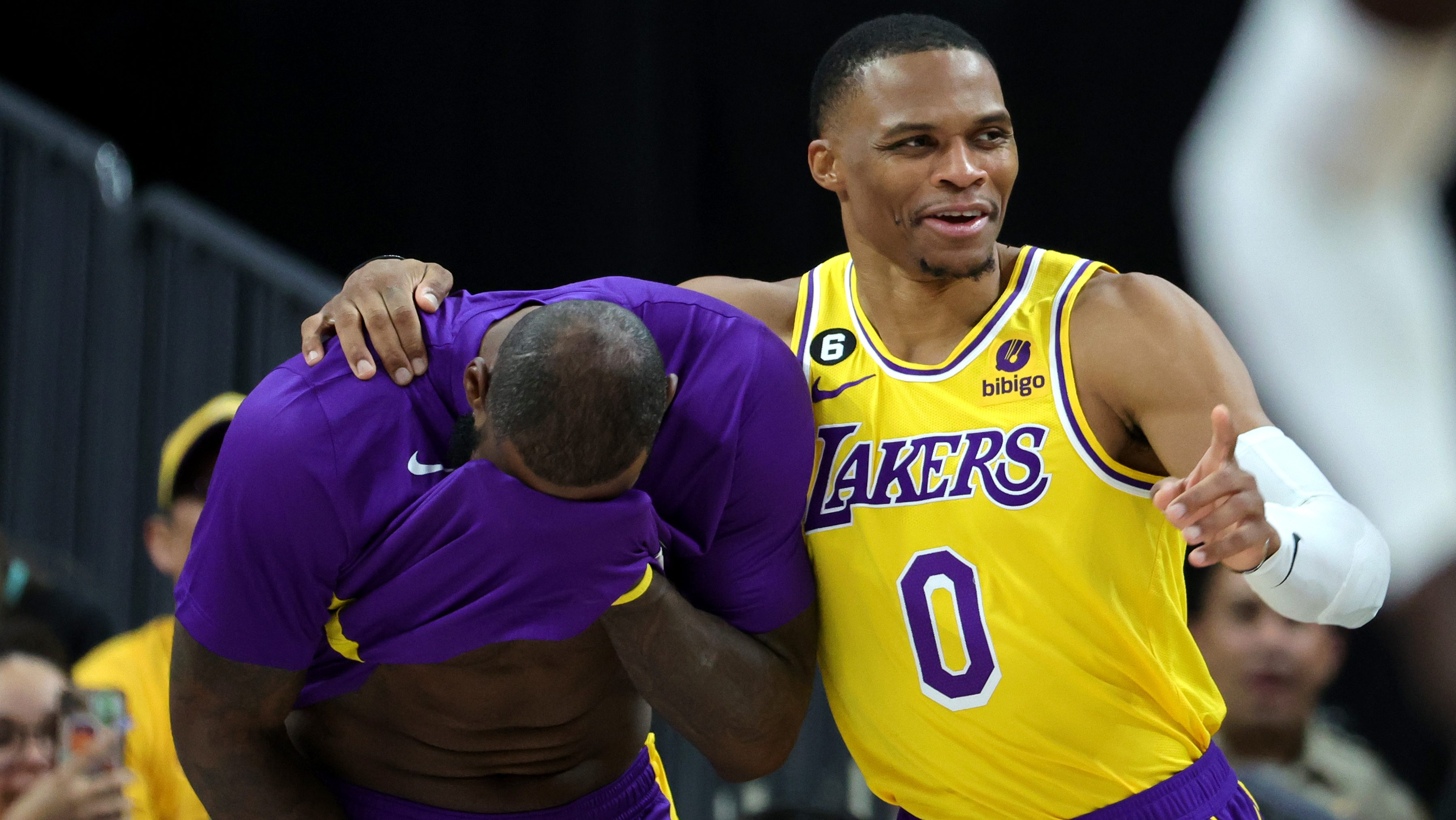 Russell Westbrook rusty in debut with Lakers, LeBron James - Los