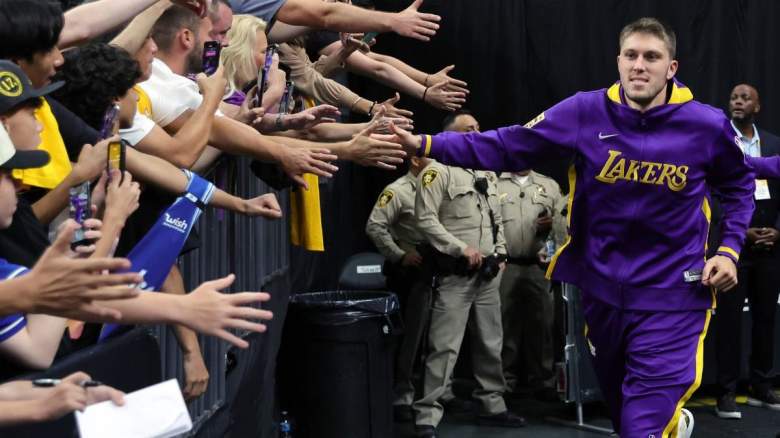 NBA On The Rebound Lakers Sweatpants - Purple