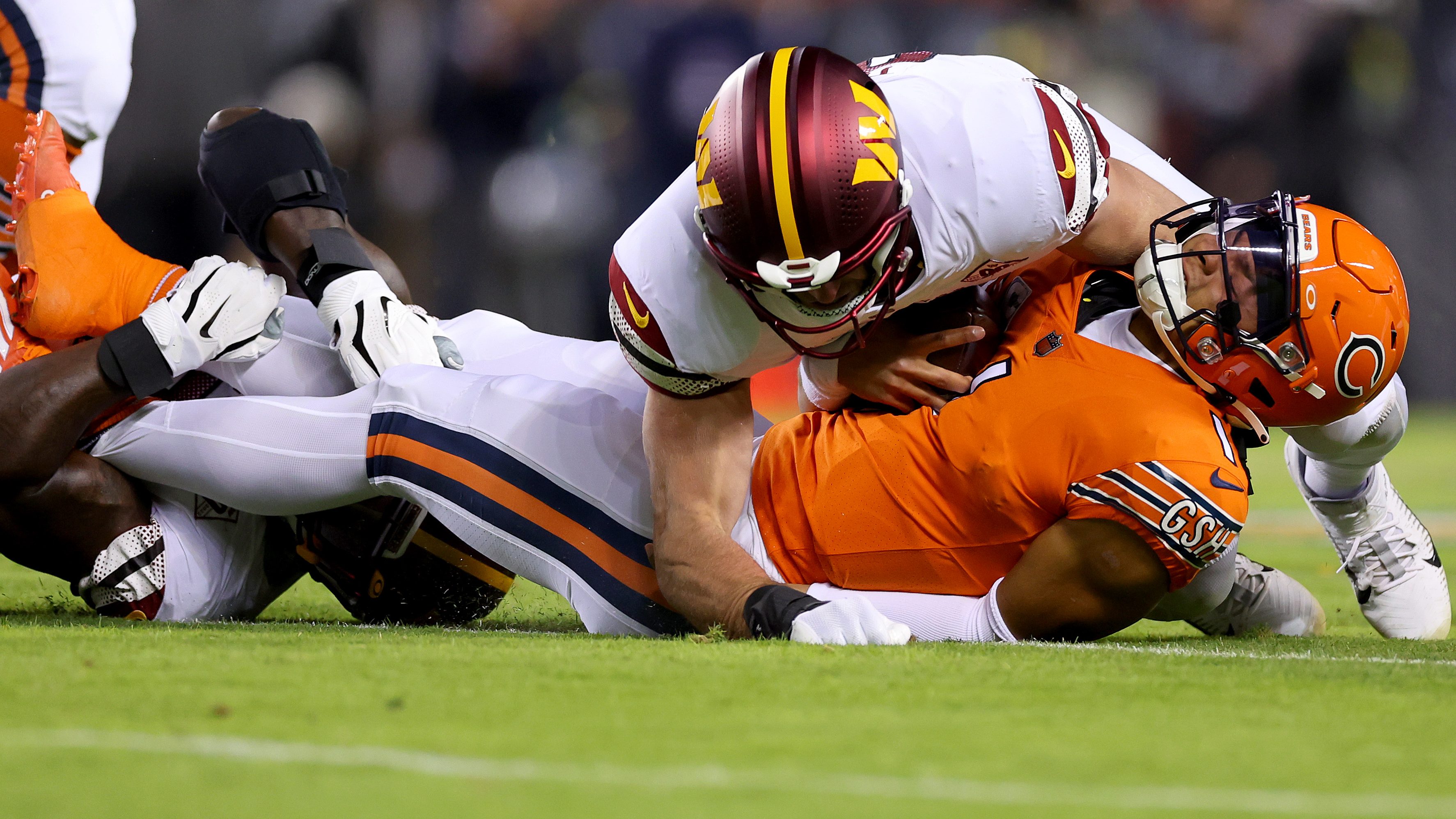 Bears QB Justin Fields Reveals Troubling New Injury