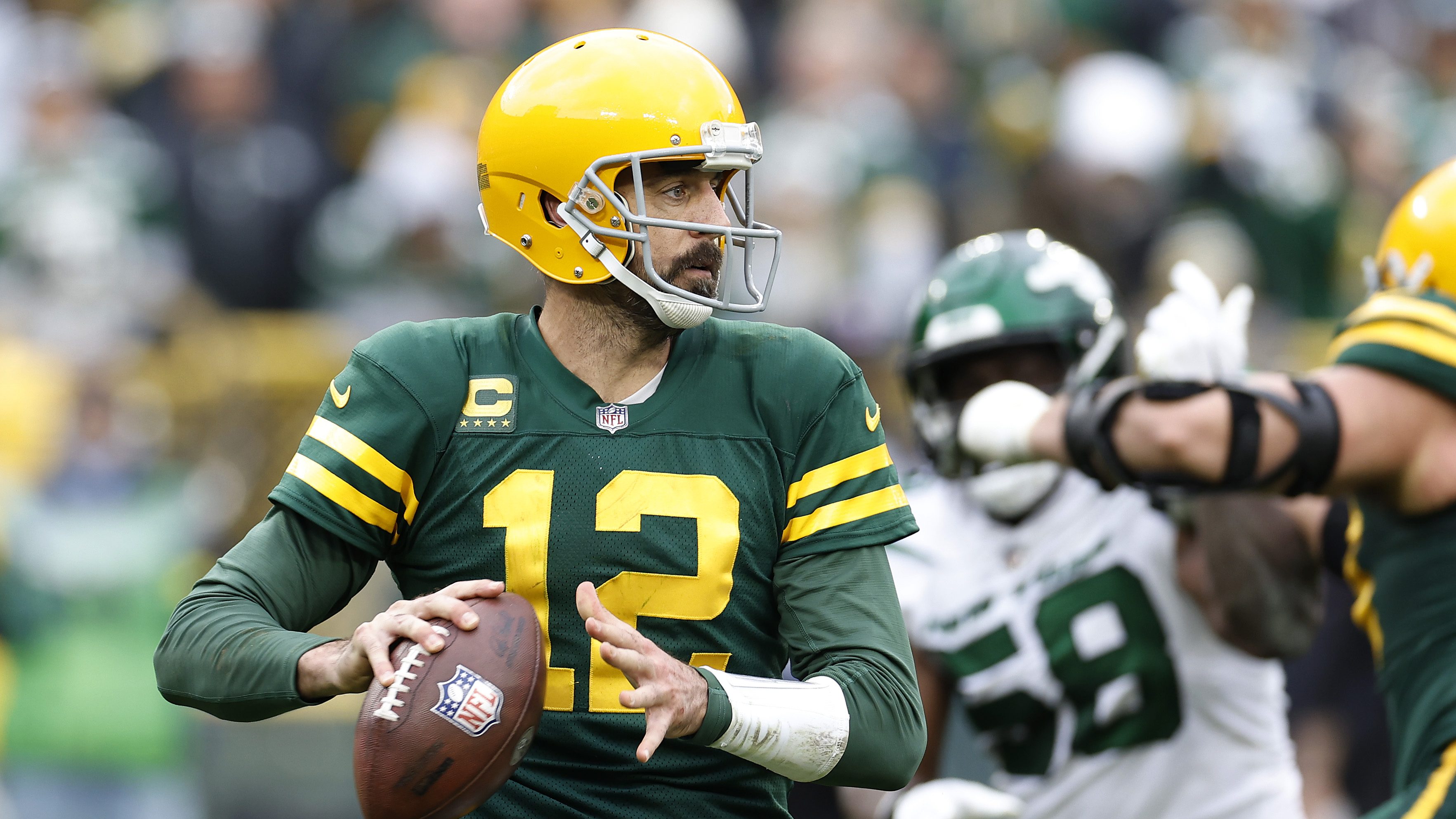 Jets run all over Packers, disrupt Aaron Rodgers in upset win