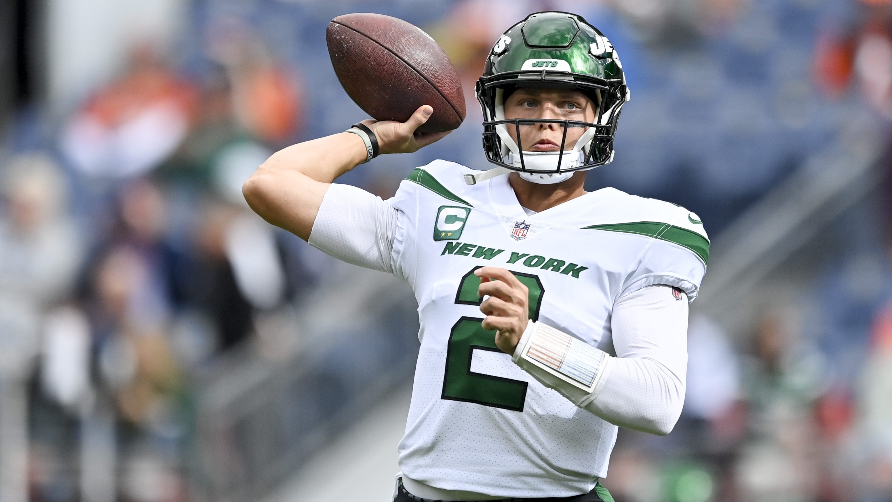 Jets Make Surprising Quarterback Move Ahead Of Patriots Game