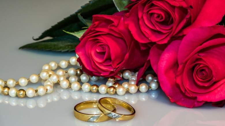 Roses and wedding rings