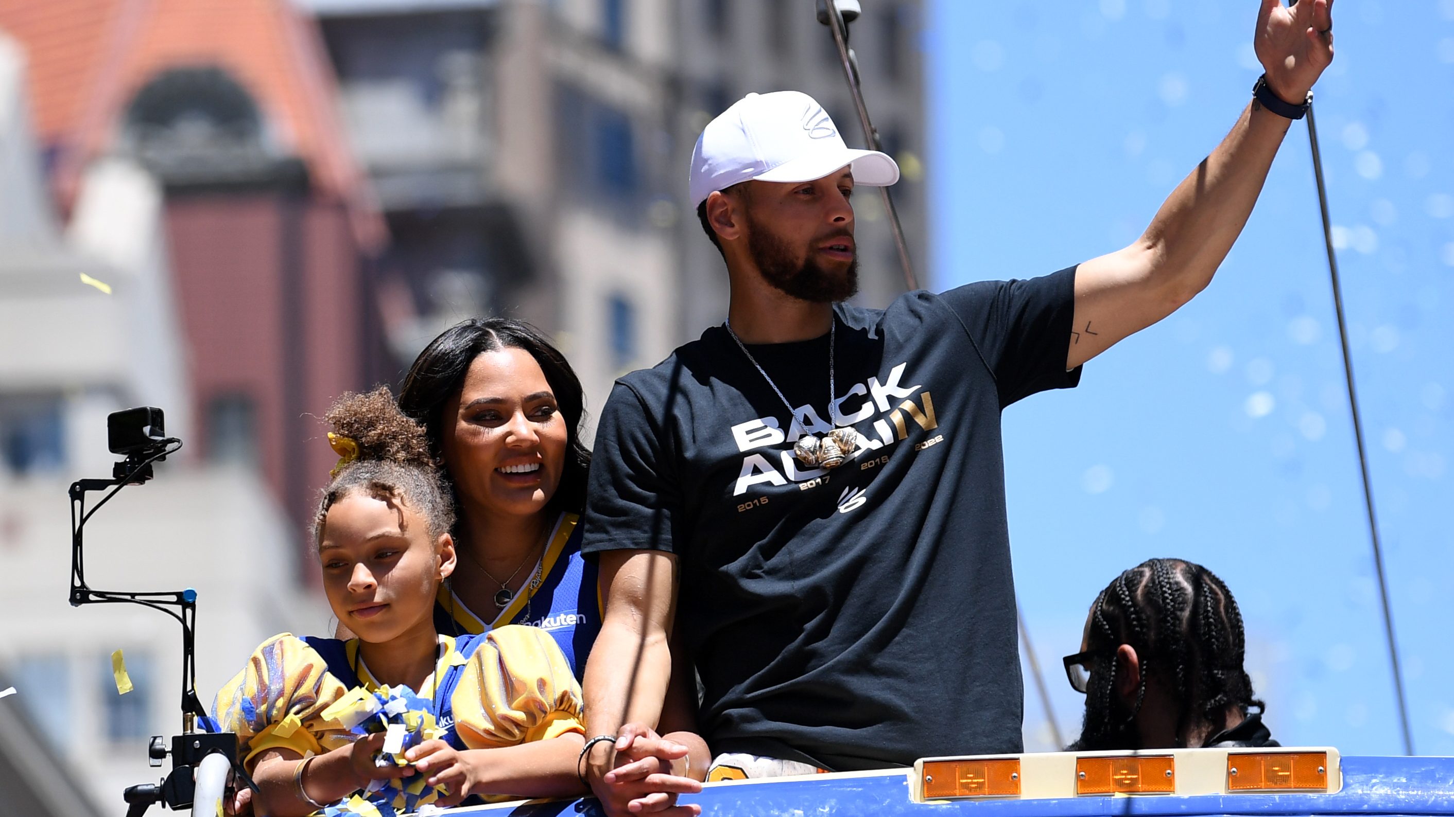 Stephen Curry jersey auctioned for $200,000