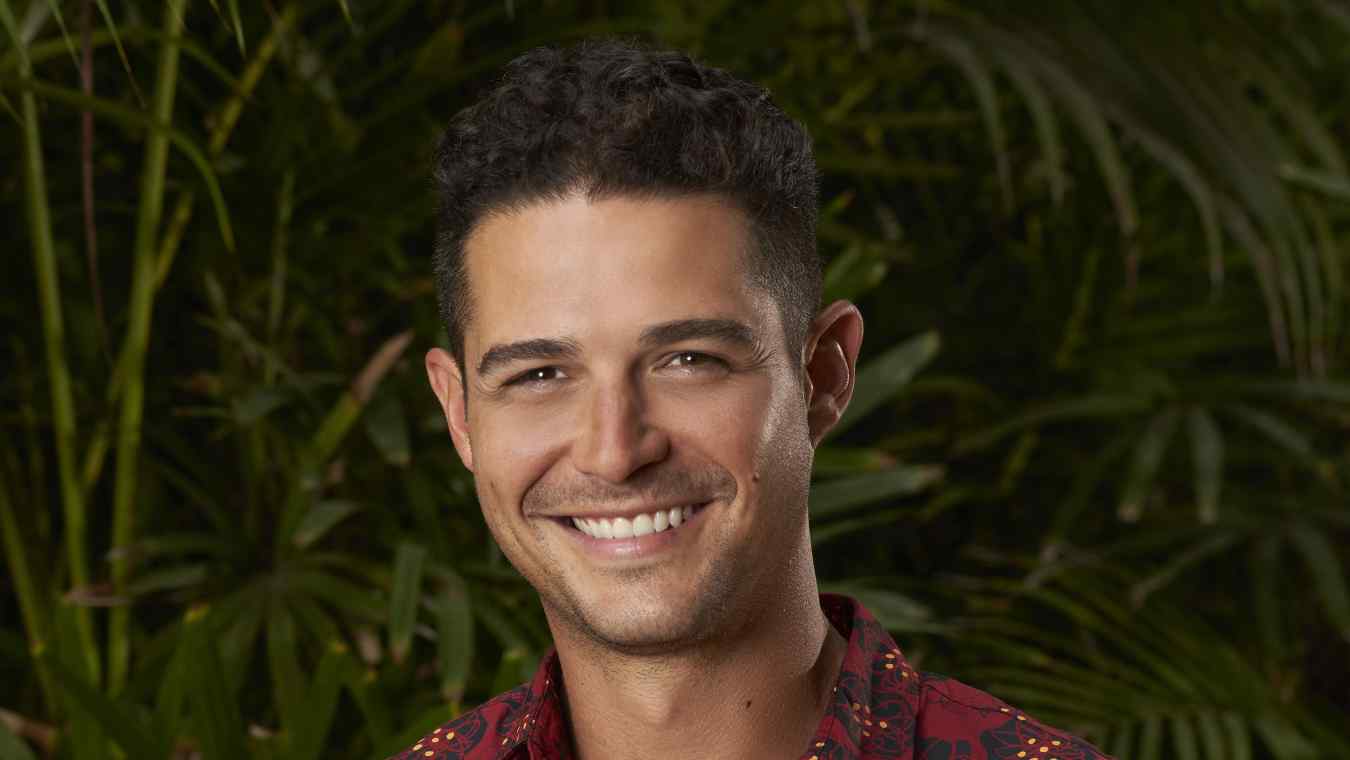 Bachelor Nation Star Wells Adams on 'The Saga of Salley's Suitcase'