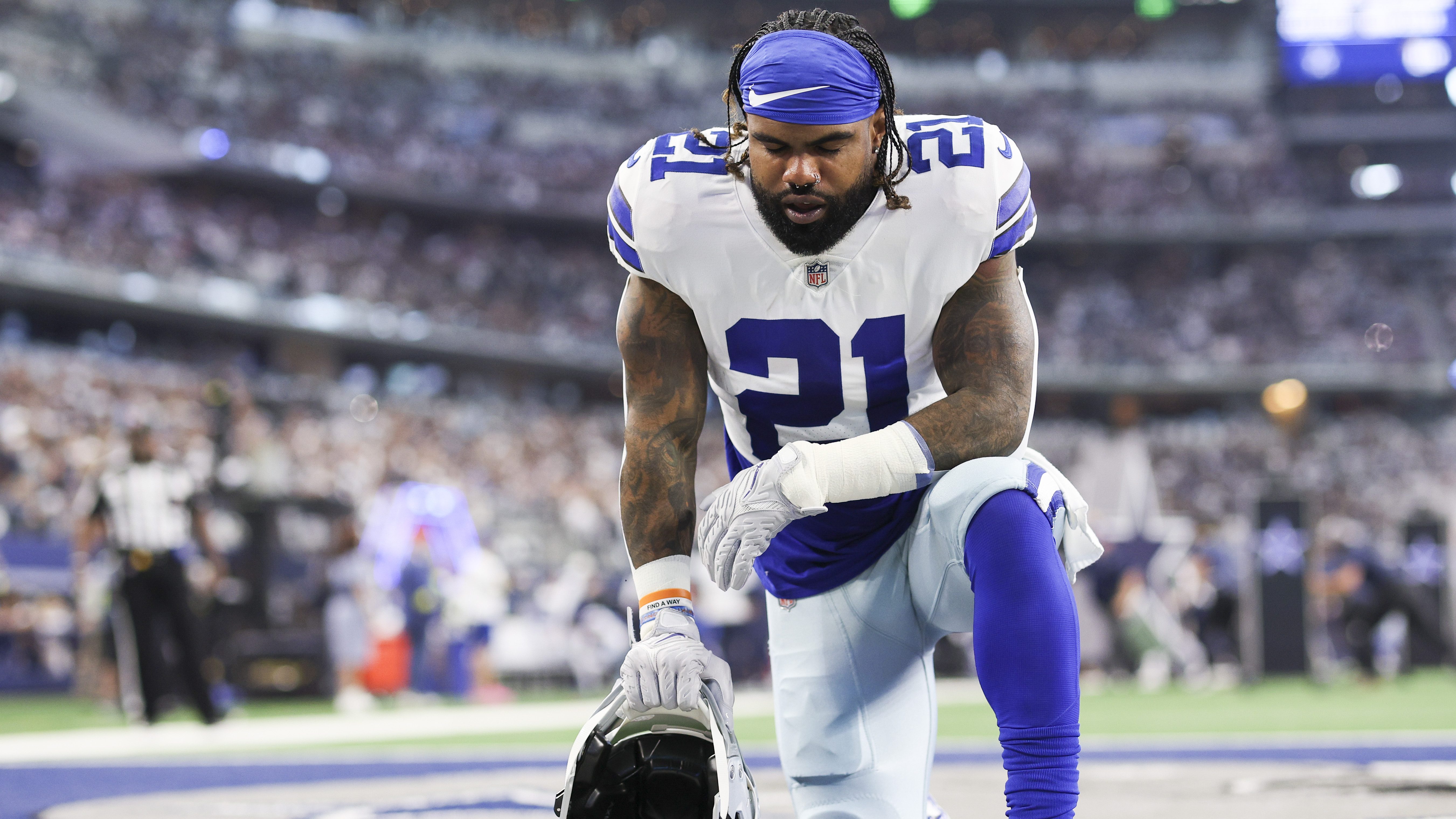 Cowboys Make RB Move Amid Ezekiel Elliott's Injury