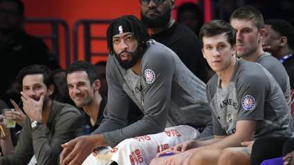 Anthony Davis Sends Strong Message to Lakers Teammates