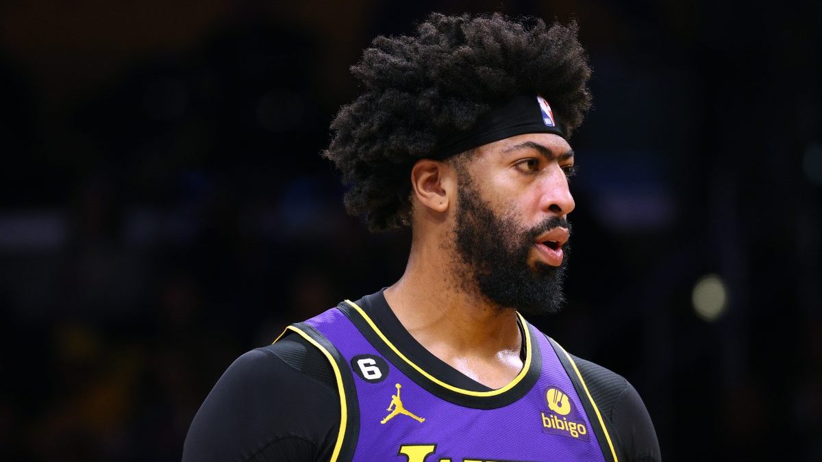 Los Angeles Lakers: LeBron James and Anthony Davis must attack Denver