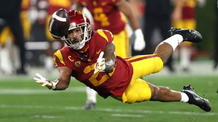 Raiders Sign 6-Foot-4 Nephew of NFL Hall of Famer to Replace Johanthan Abram