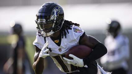 Jets Talking to Multiple Free Agent Receivers Amid Issues
