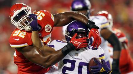 Ex-Chiefs 2-Year Pass Rusher Signs With NFC Squad