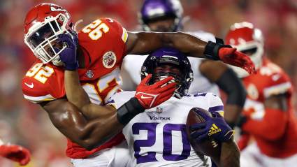 Former Chiefs 2-Year Edge Rusher Works Out for AFC West Rival: Report