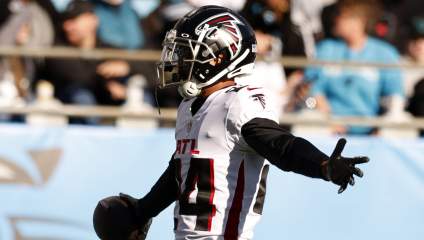 Falcons Key Defender Returns to Practice