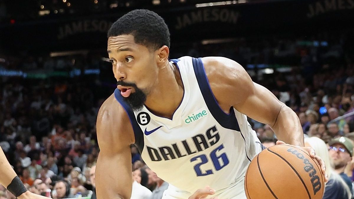 Mavericks' Spencer Dinwiddie Says Tony Brothers Called Him Obscenities