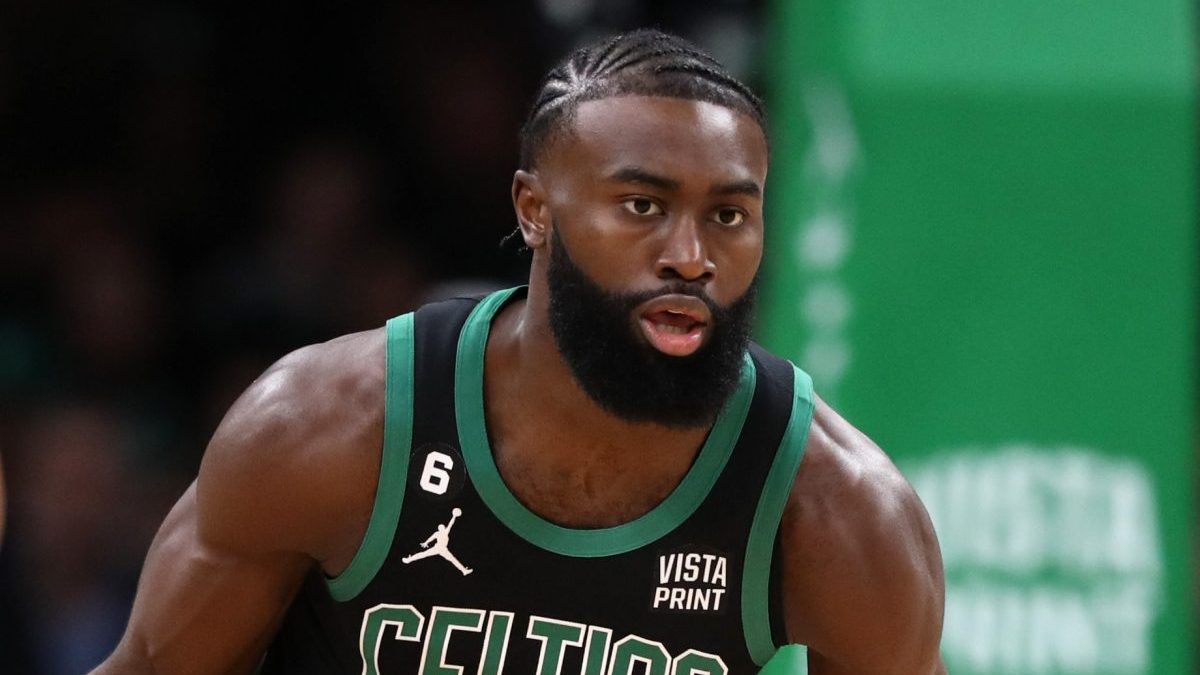 Celtics' Jaylen Brown Says He'll 'Be Fine' After Knee Injury