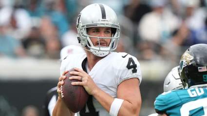 Raiders Called on to Move on From QB Derek Carr