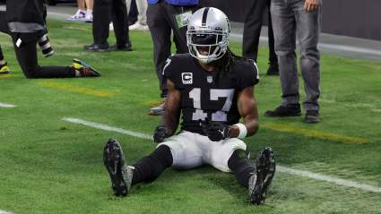 Davante Adams Calls out Raiders Teammates With Eye-Opening Statement