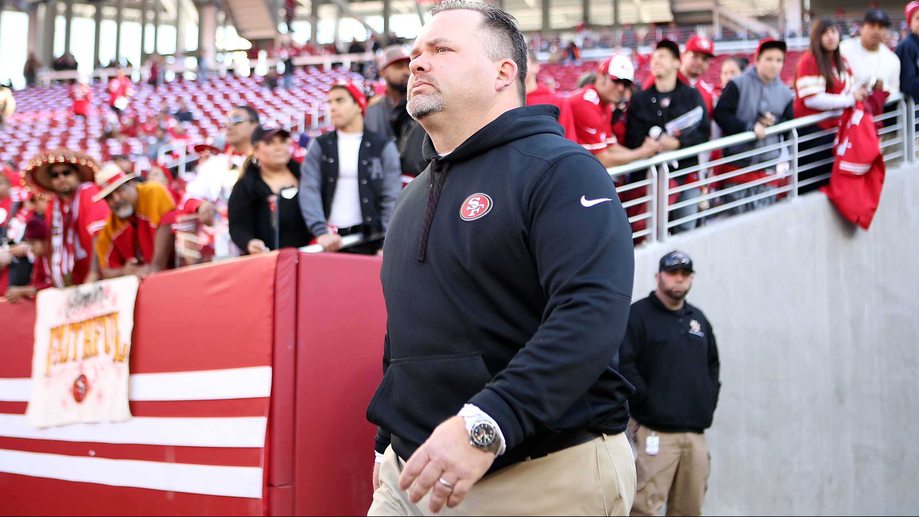Past Popular 49ers Assistant in Talks for High-Profile HC Spot: Report