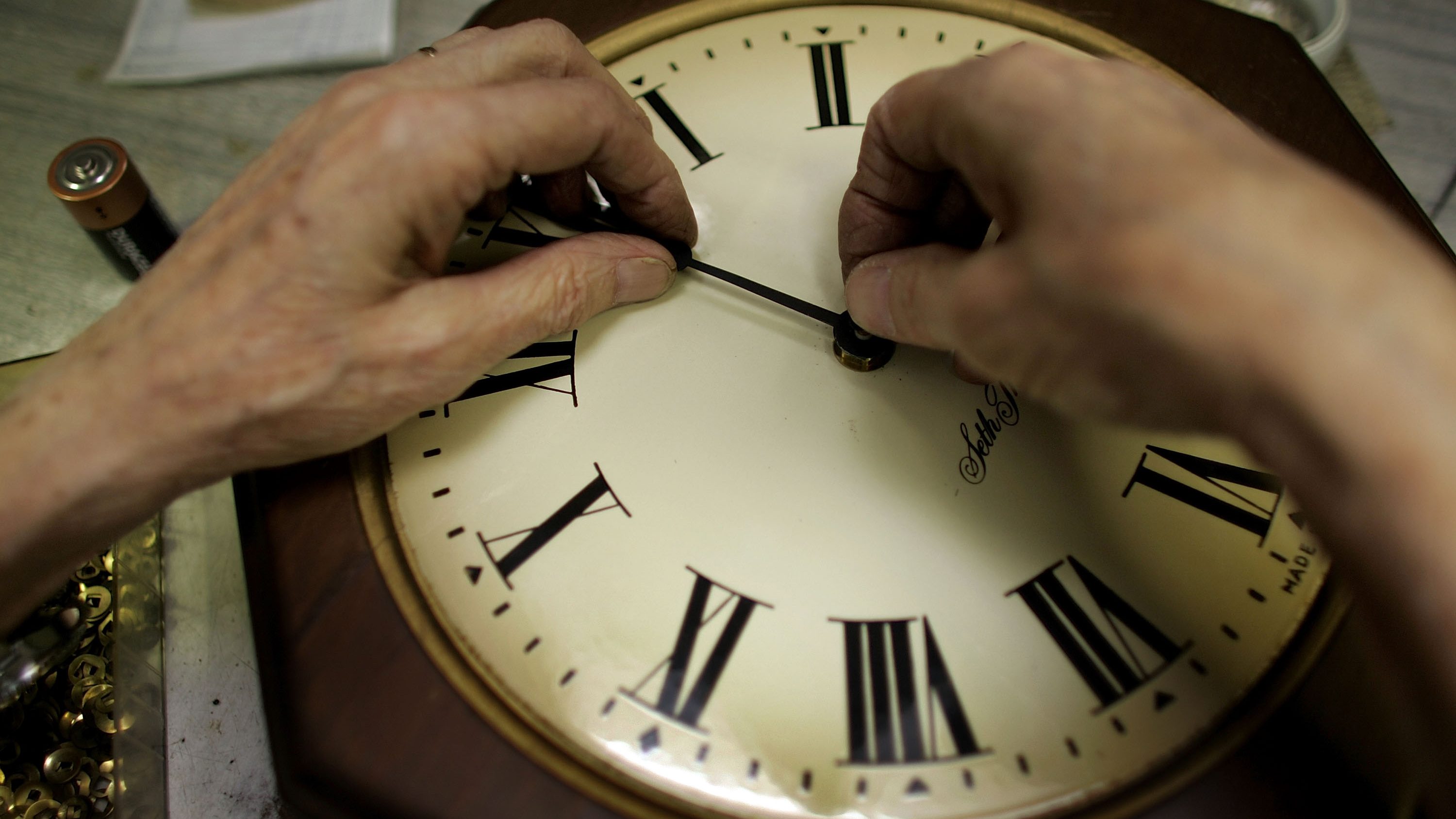 What Time Do We Turn The Clocks Back Tonight 11 5 2022   GettyImages 73508050 E1667577705872 