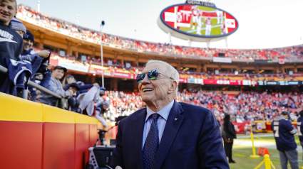 NFL Star Confirms Chiefs, Cowboys as Free-Agent Options