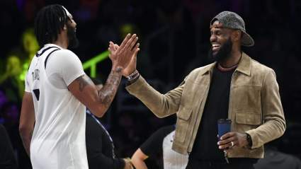 LeBron James Expects Kobe Bryant-Like Treatment From Lakers: Sources